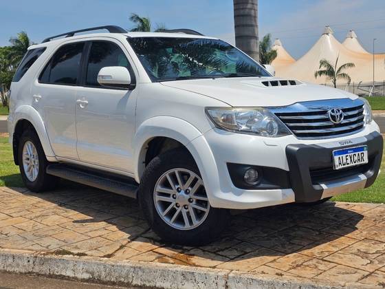 TOYOTA HILUX SW4 3.0 SRV 4X4 16V TURBO INTERCOOLER DIESEL 4P AUTOMÁTICO